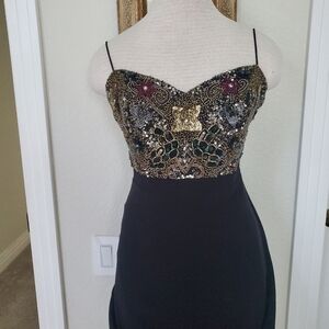 Adrianna Papell Elegant Black and Gold Sequin Embellished Long Dress